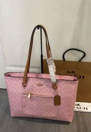 Picture of Coach Handbags _SKUfw242008604fw